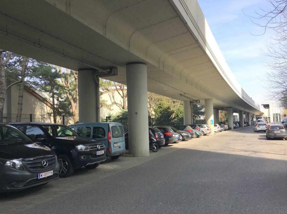 Zentrumnah Direkt An Ubahn Bei Un-Vic Und Am Badestrand Wien Eksteriør billede